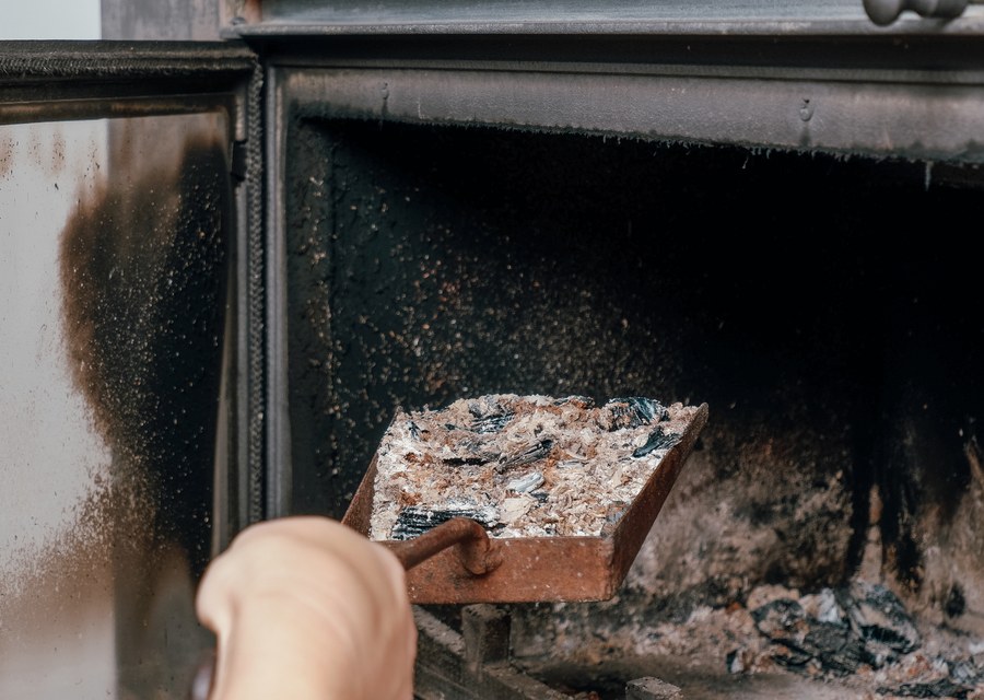 Chimney sweep at work near Midlothian, TX