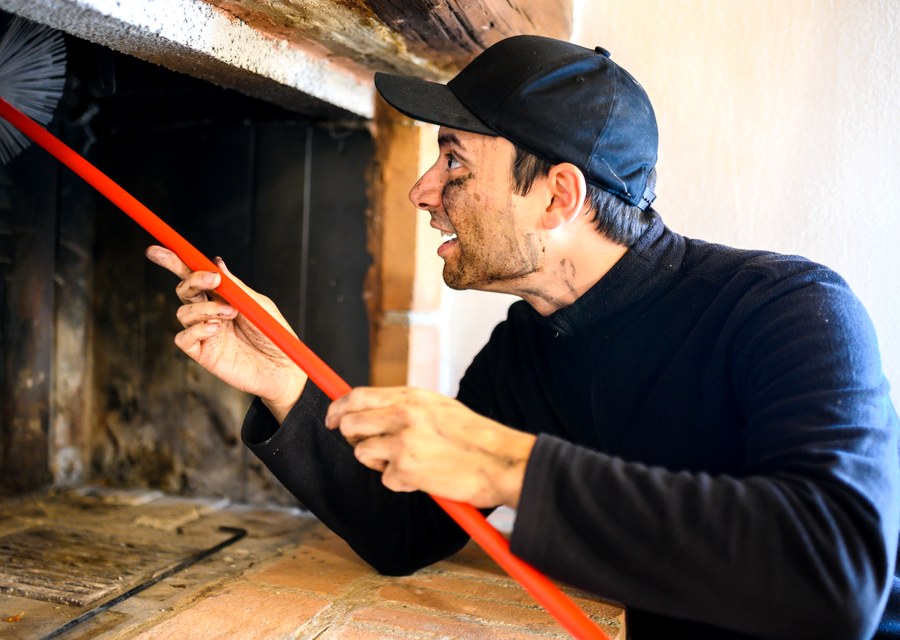 Fireplace and flue cleaning in New Braunfels, TX